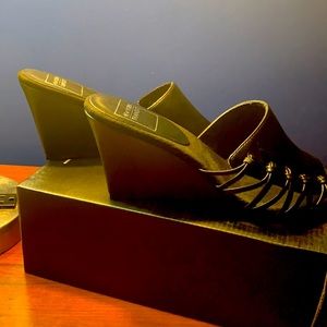 Cutest Wedges! Blk New in the Box!